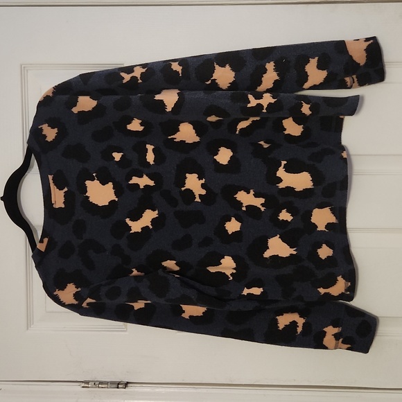 Jessica Simpson Leopard pullover - Picture 2 of 3
